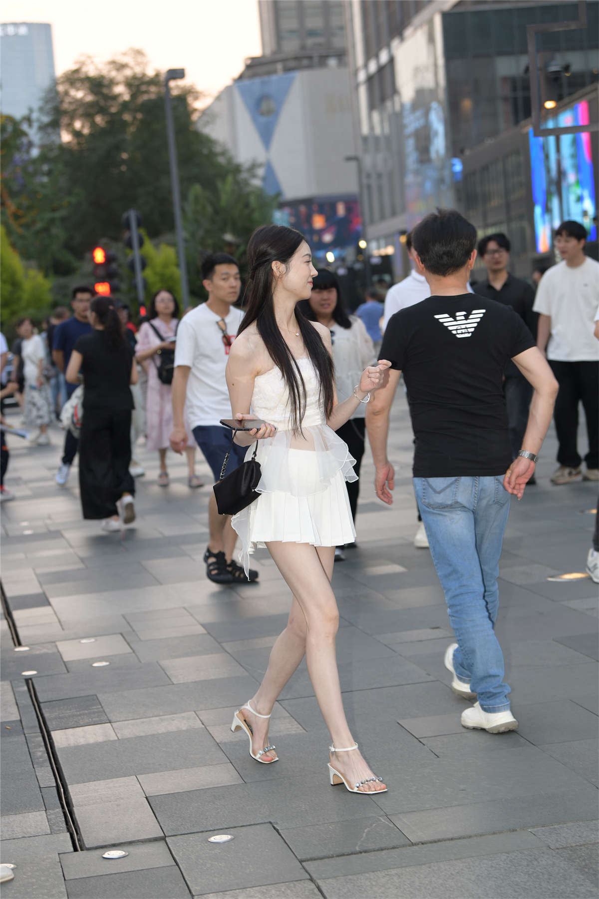 图片[2]-甜美白色连衣裙-日更街拍