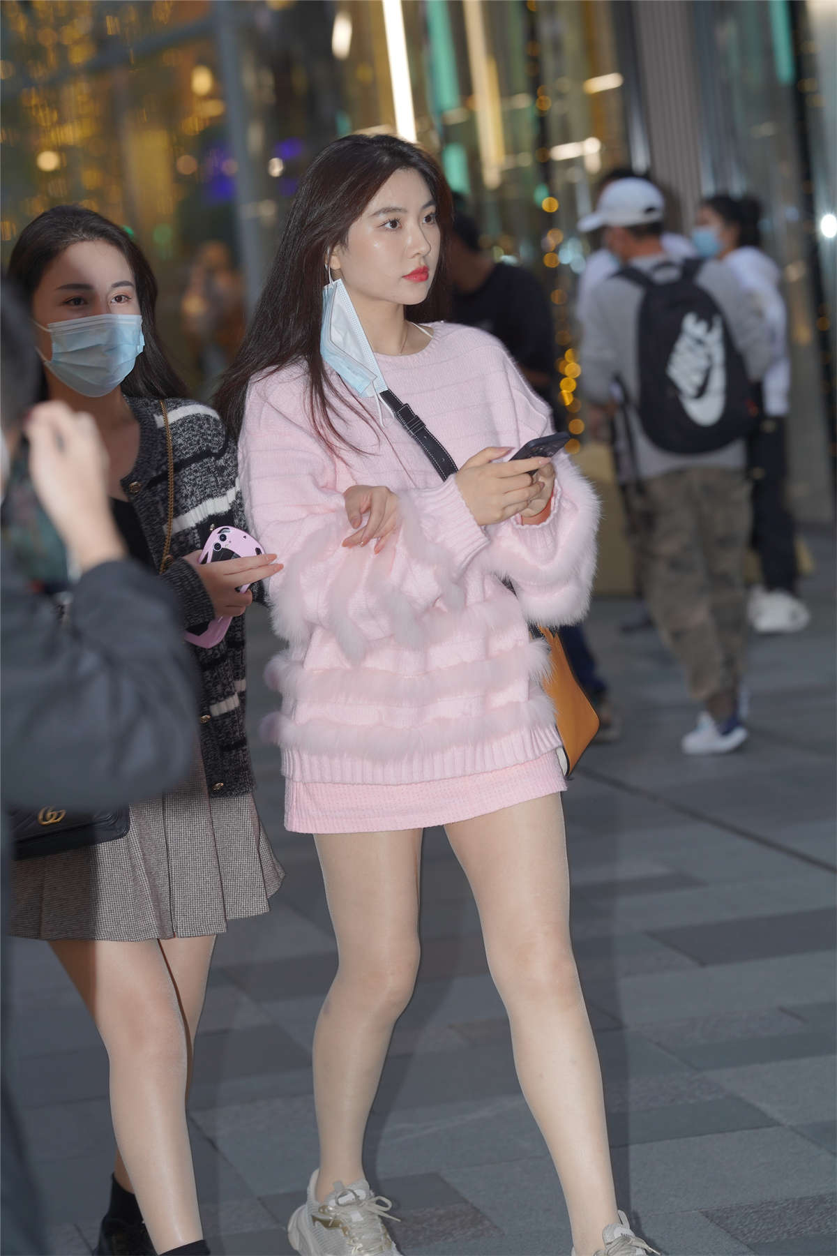 图片[2]-肉丝美腿闺蜜-日更街拍