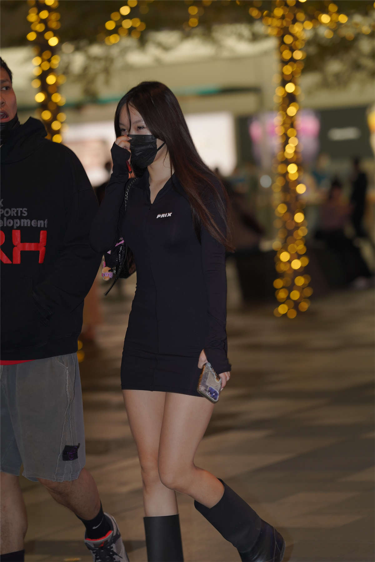 图片[2]-黑短裙小姐姐-日更街拍