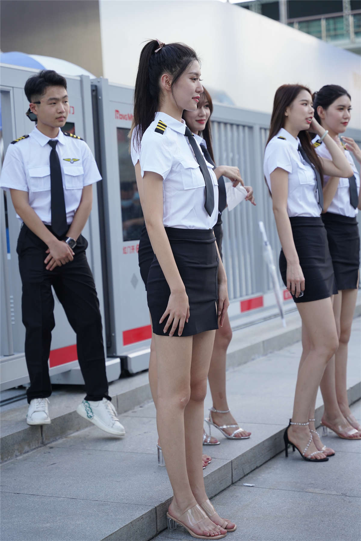 制服小姐姐-日更街拍