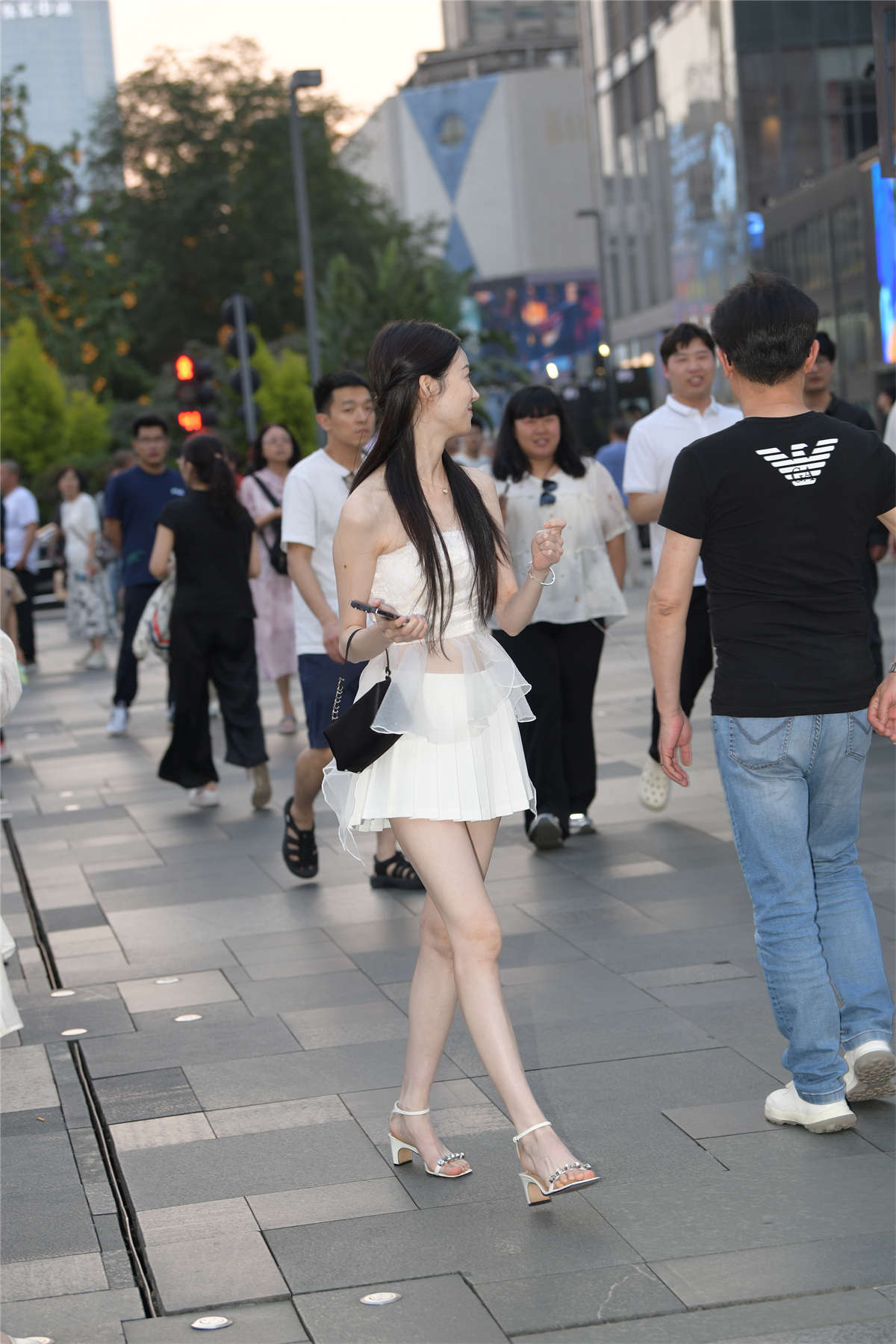 图片[2]-甜美白色连衣裙-日更街拍