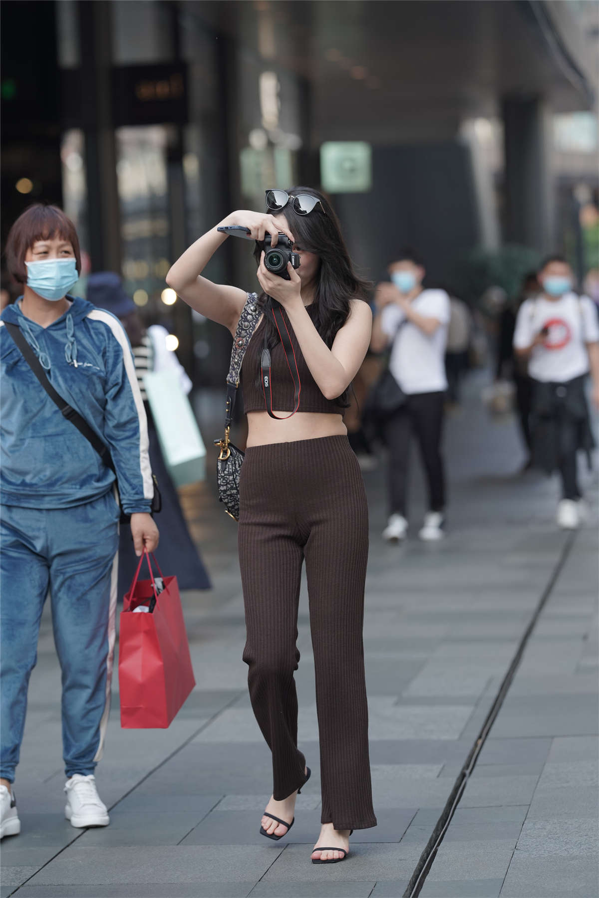 图片[2]-咖色精致生活-日更街拍