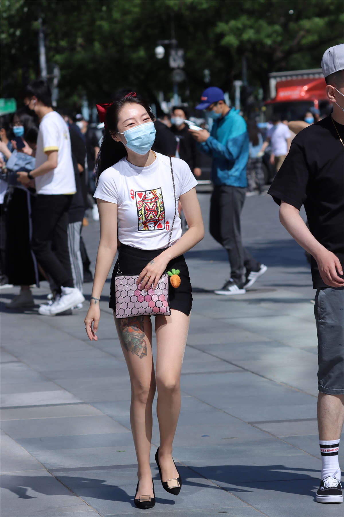 图片[2]-黑色热裤肉丝高跟纹身-日更街拍