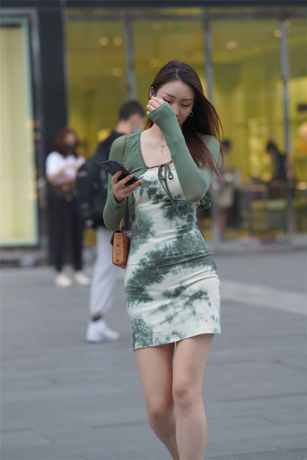 图片[2]-晕染风气质美女-日更街拍