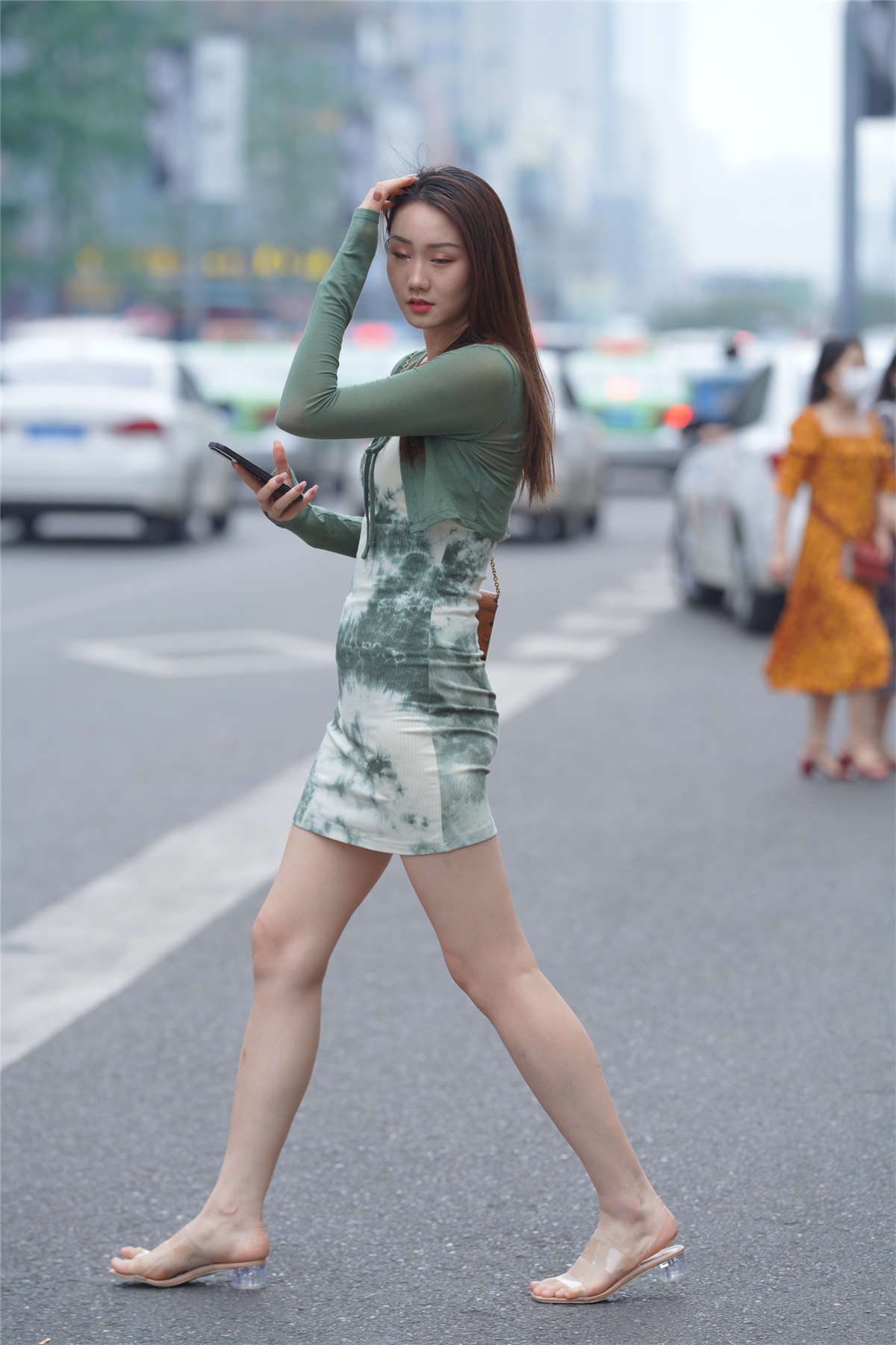 晕染风气质美女-日更街拍