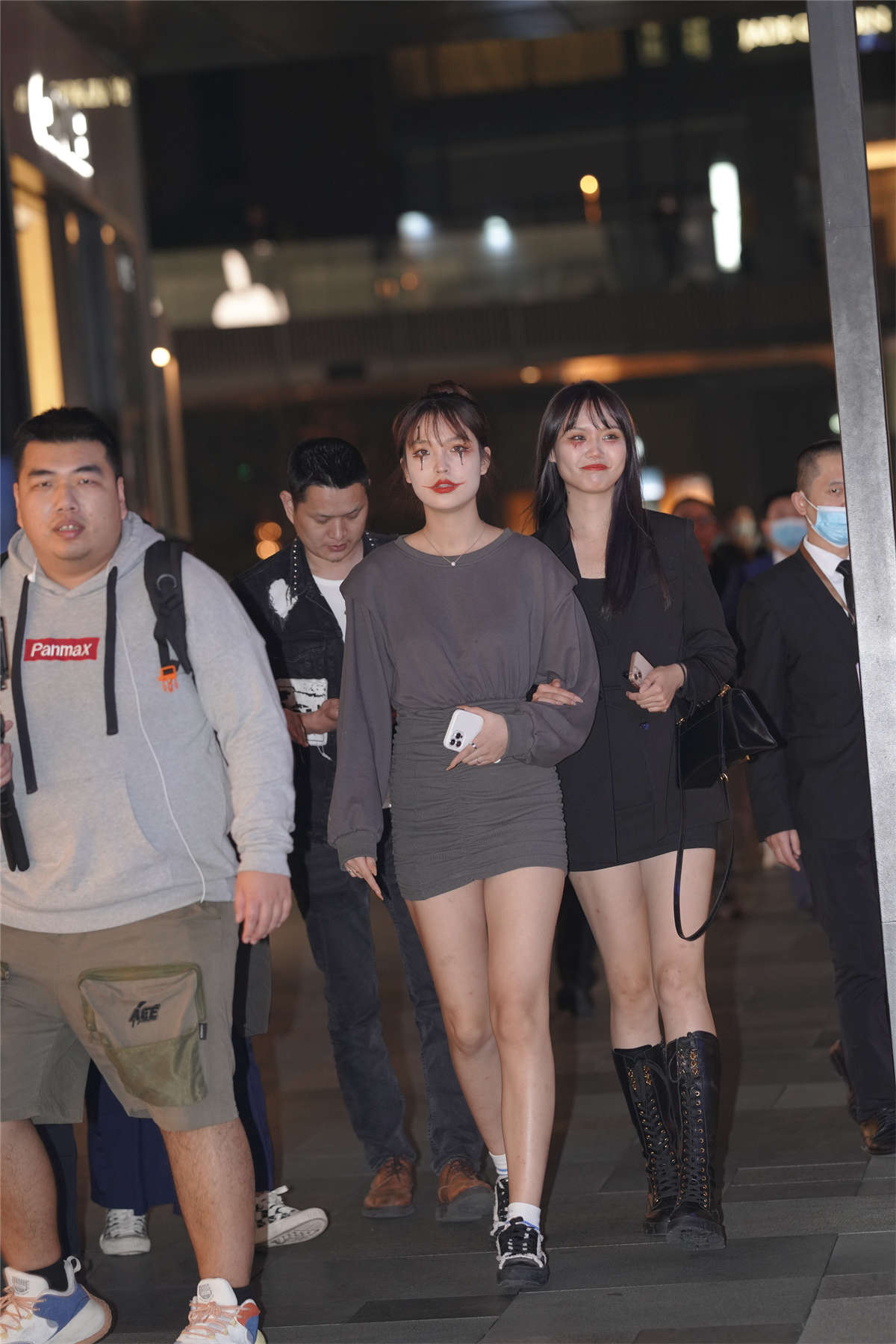 图片[2]-活力姐妹花-日更街拍