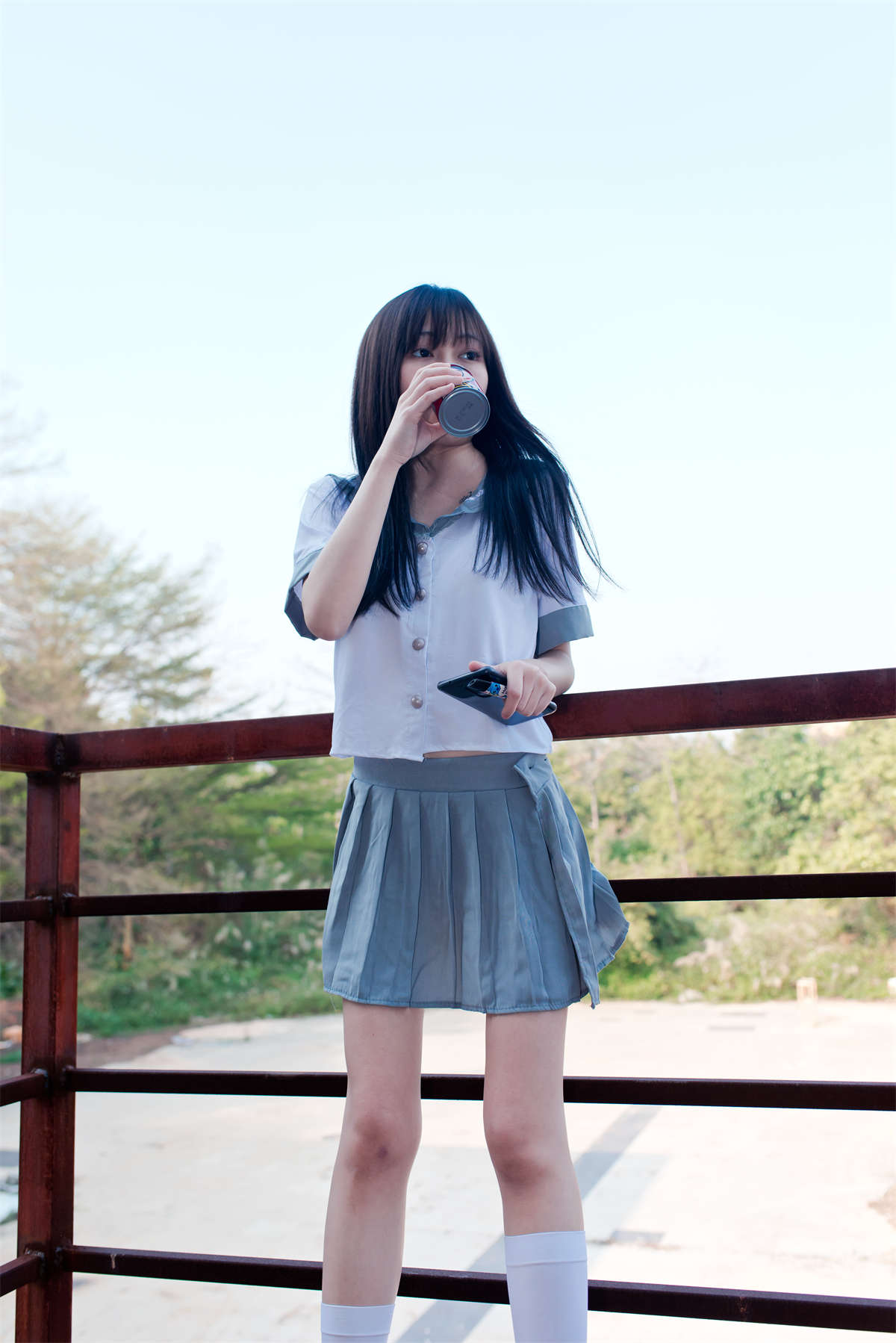 百褶裙少女-日更街拍