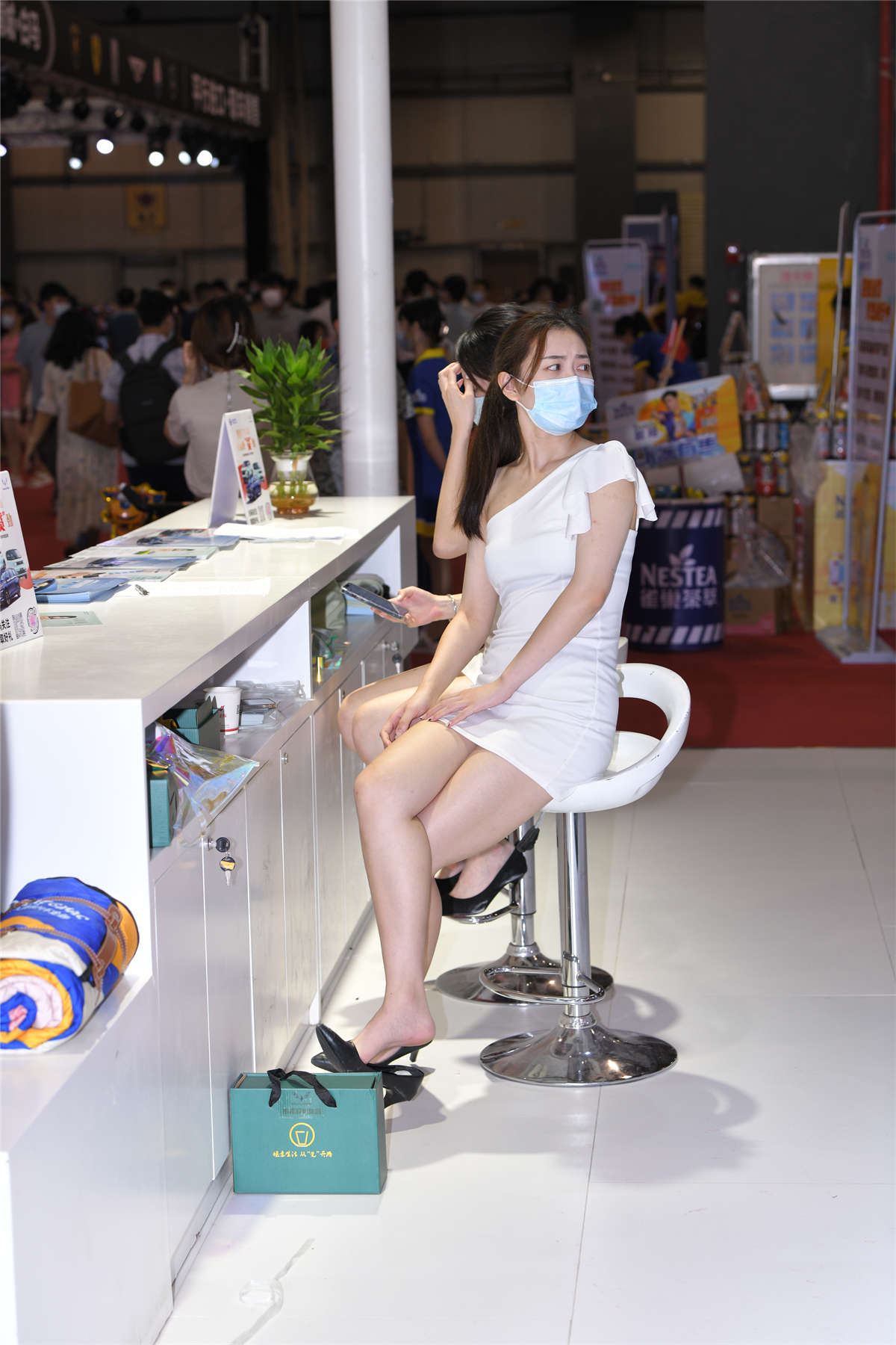 图片[2]-前台小姐姐街拍-日更街拍