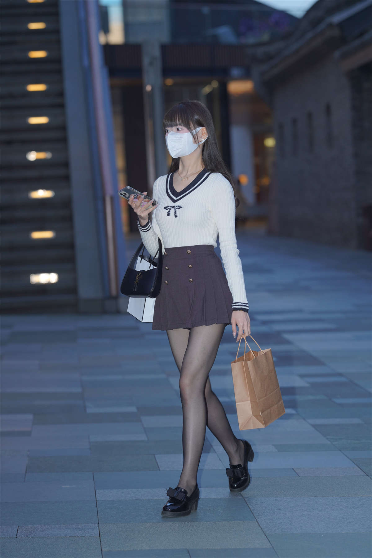 图片[2]-黑丝包臀小姐姐-日更街拍