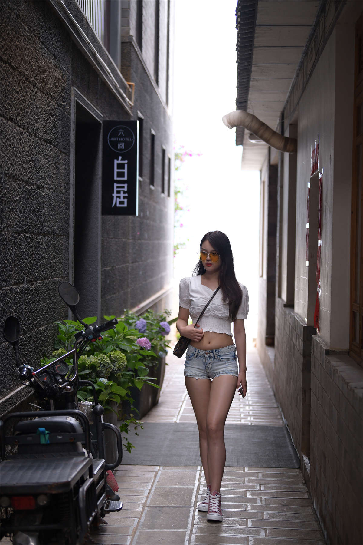 图片[2]-魂魂大理旅拍 第一篇 热裤女孩-日更街拍