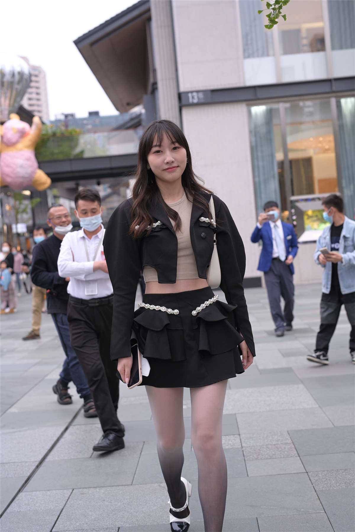黑色沉静温婉-日更街拍