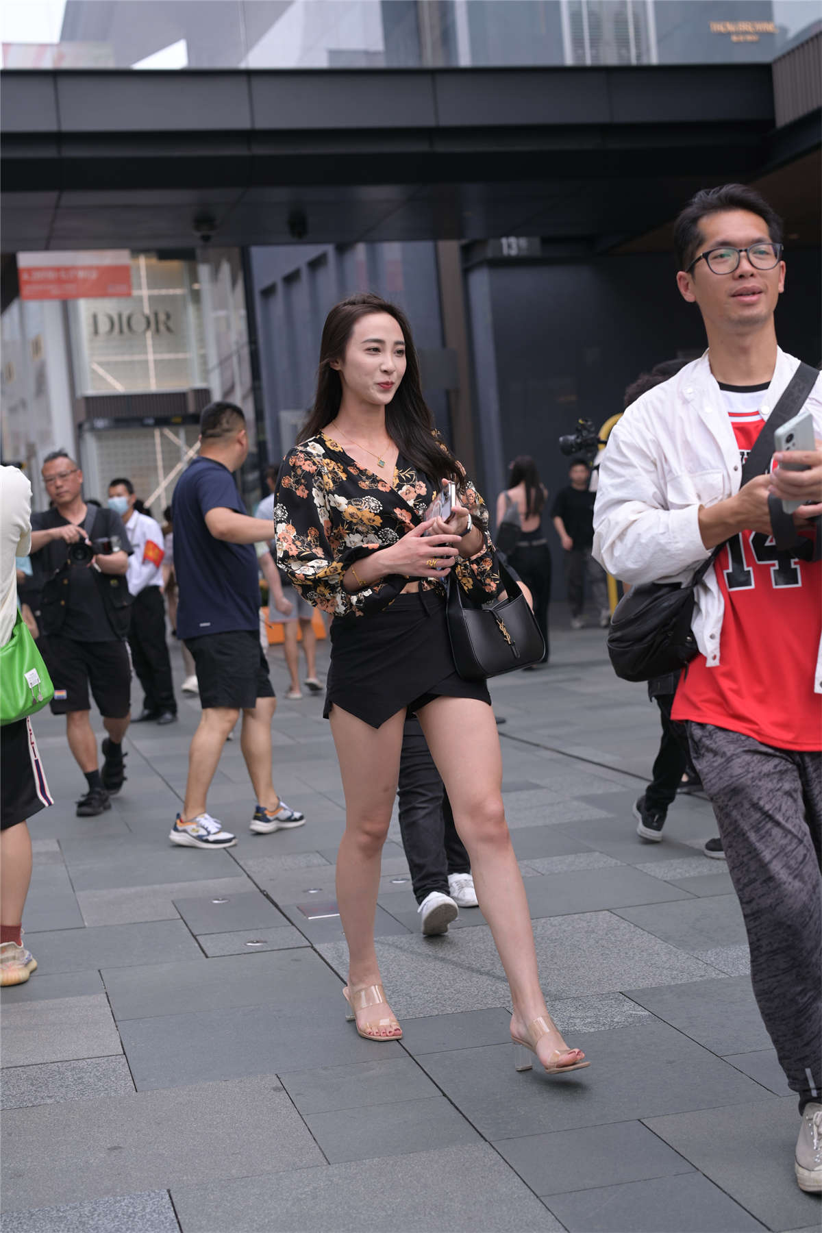 图片[2]-甜美女神气质-日更街拍