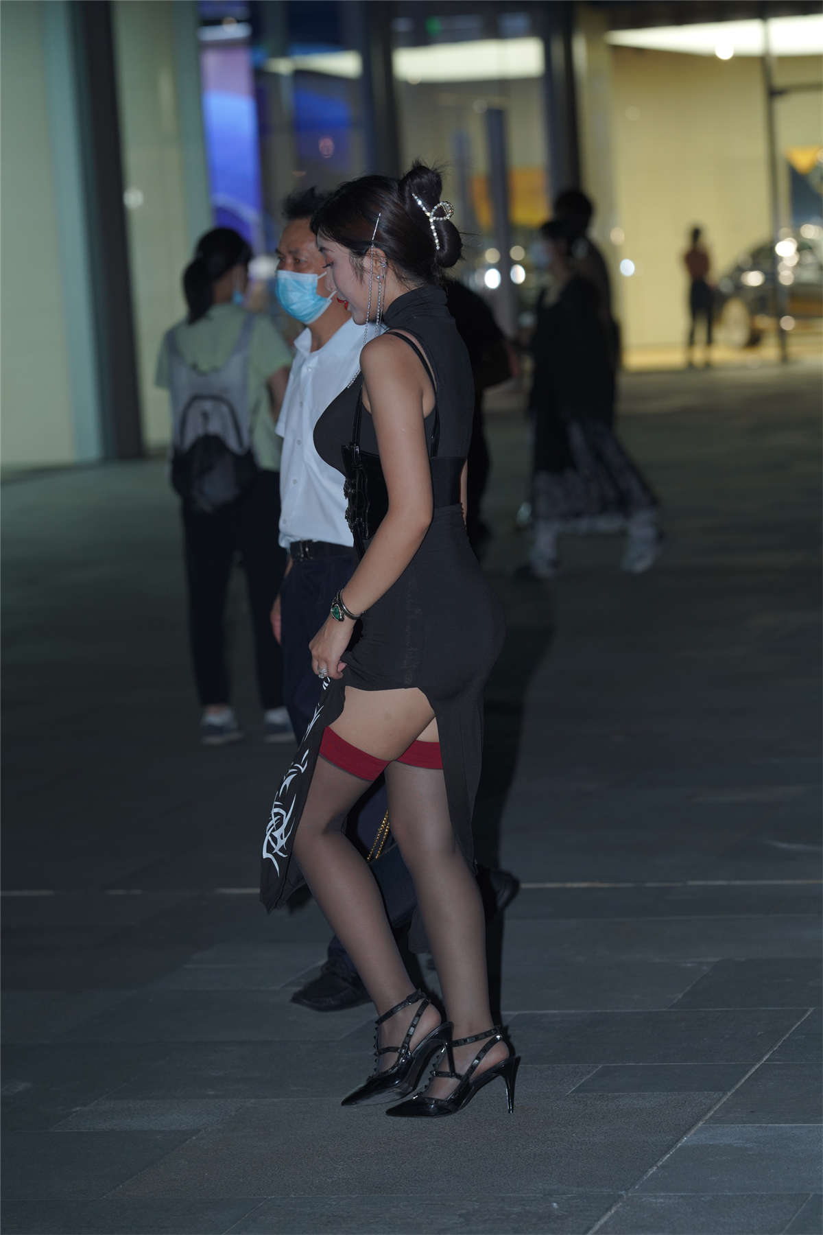 图片[2]-黑色旗袍-日更街拍