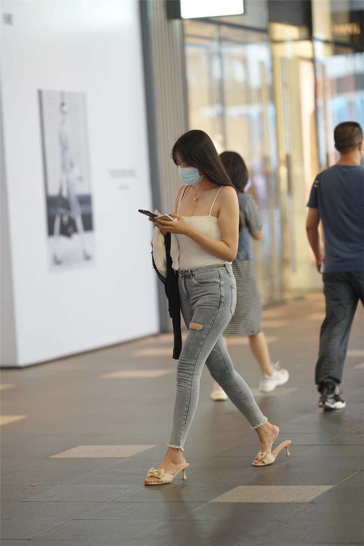 图片[2]-牛仔裤美臀好身材-日更街拍