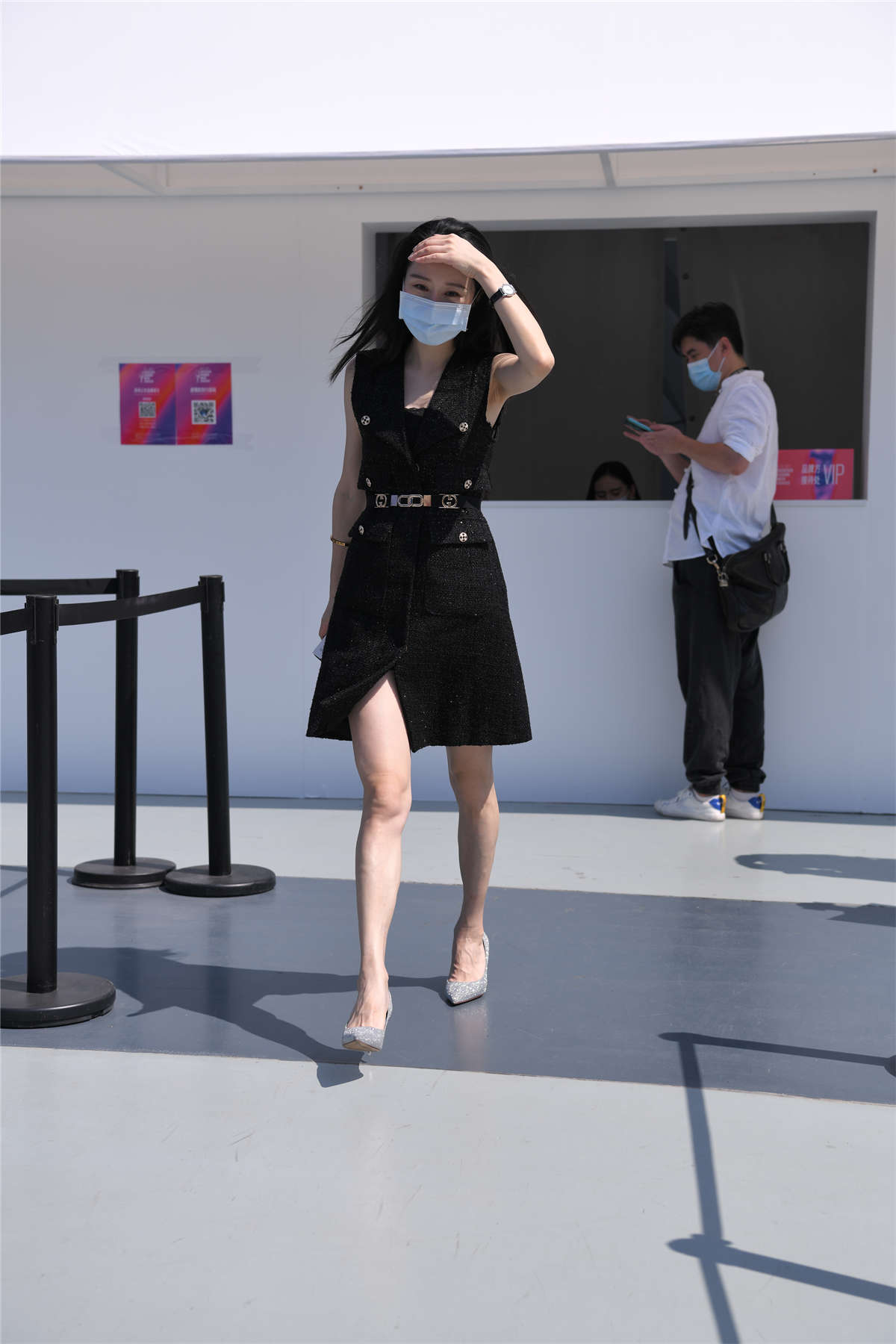 图片[2]-柔美时尚黑裙-日更街拍