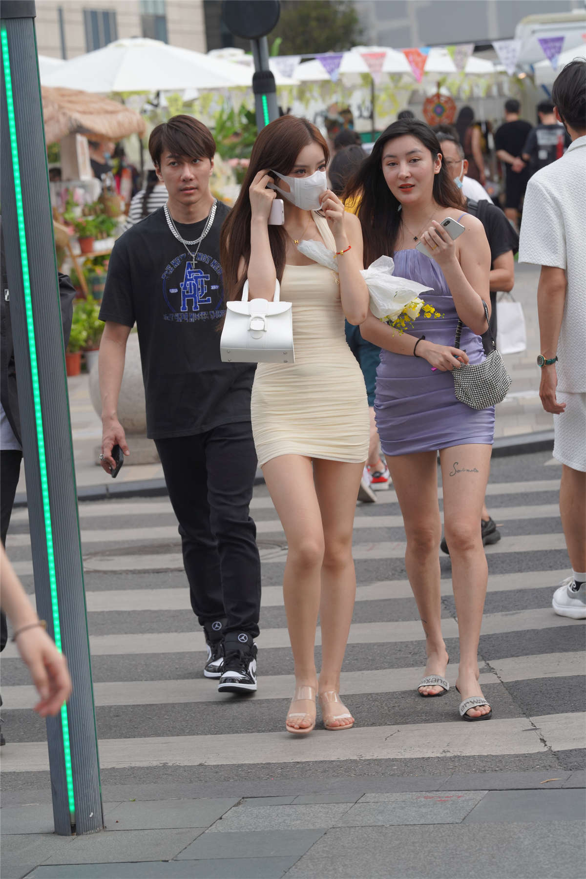 图片[2]-气质优雅吊带修身裙-日更街拍