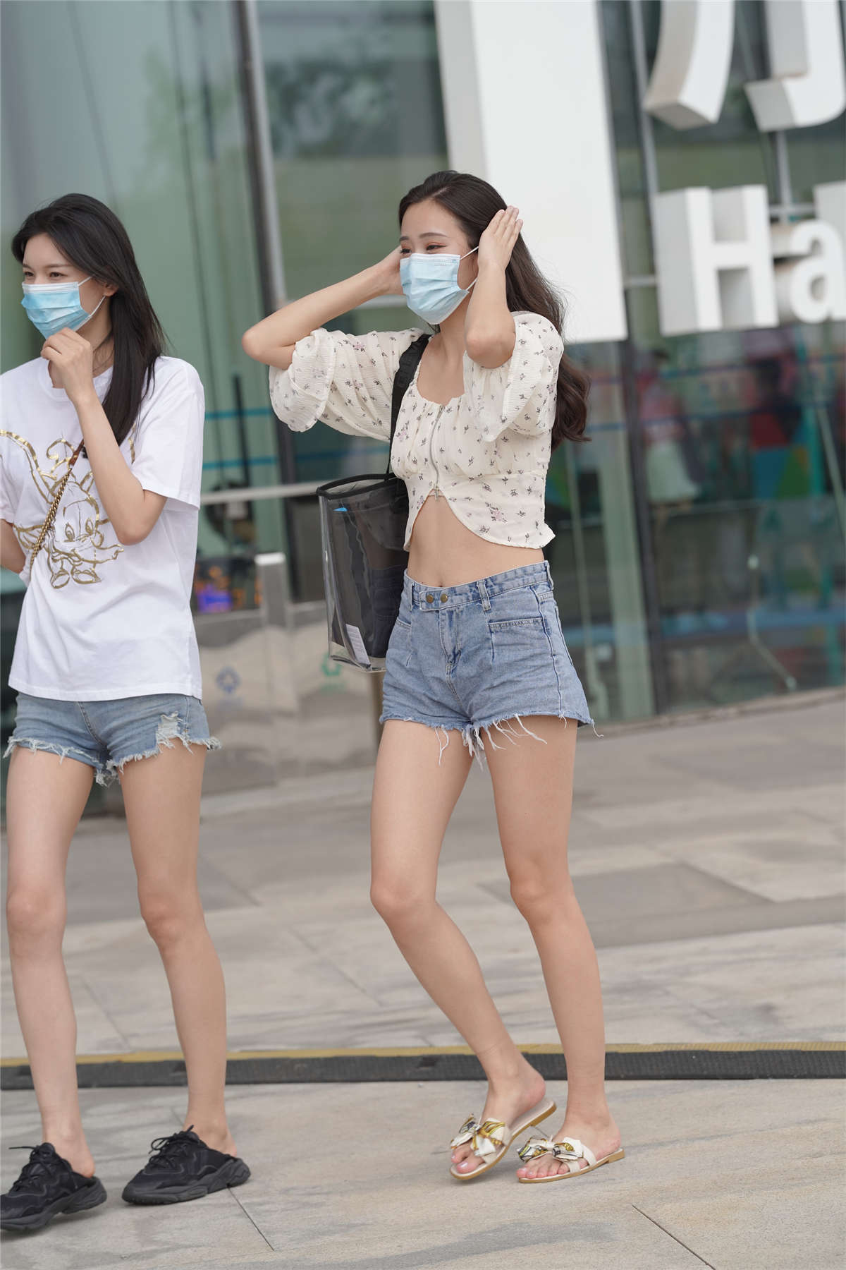 青春靓丽漂亮小姐姐-日更街拍