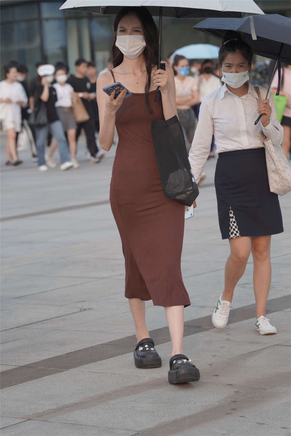 简约吊带长裙-日更街拍