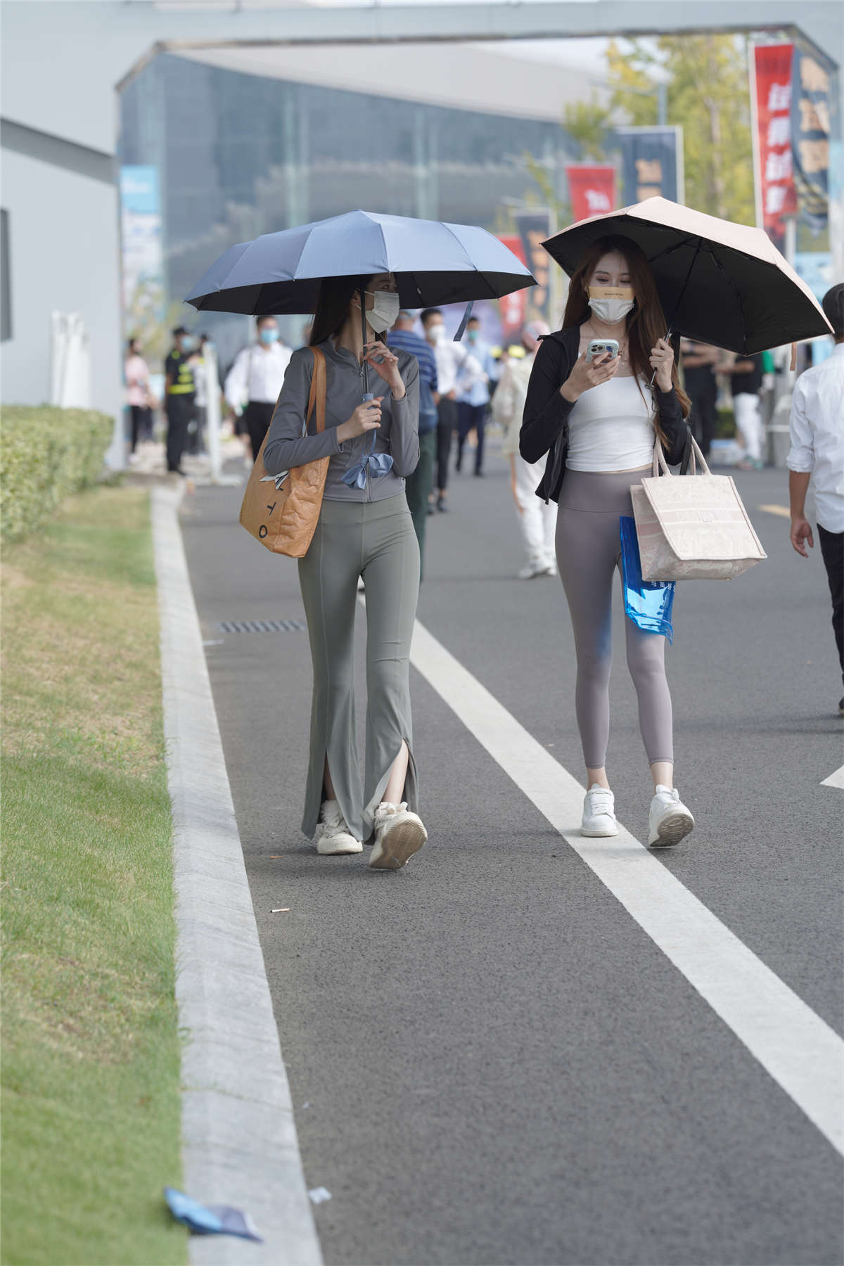 图片[2]-青春靓丽简约搭配-日更街拍