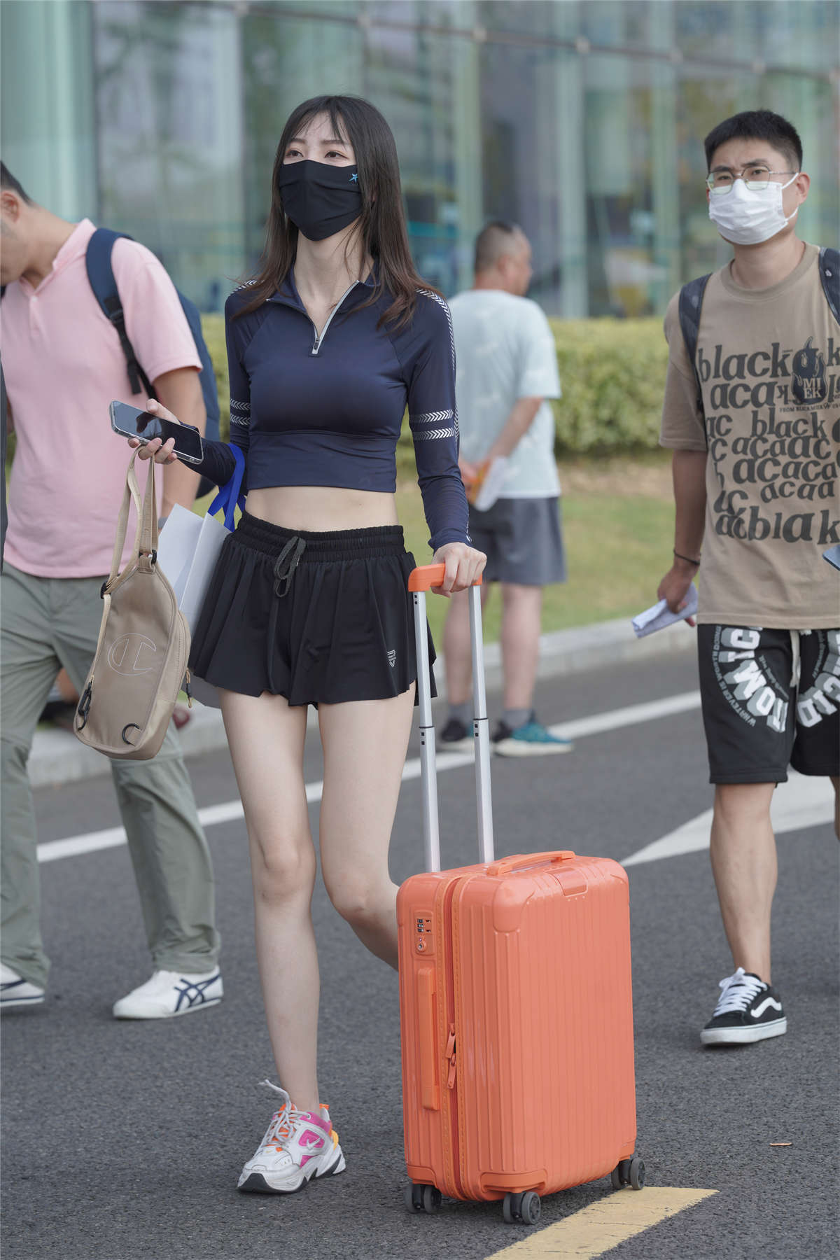 图片[2]-鞋子的配色真好看-日更街拍