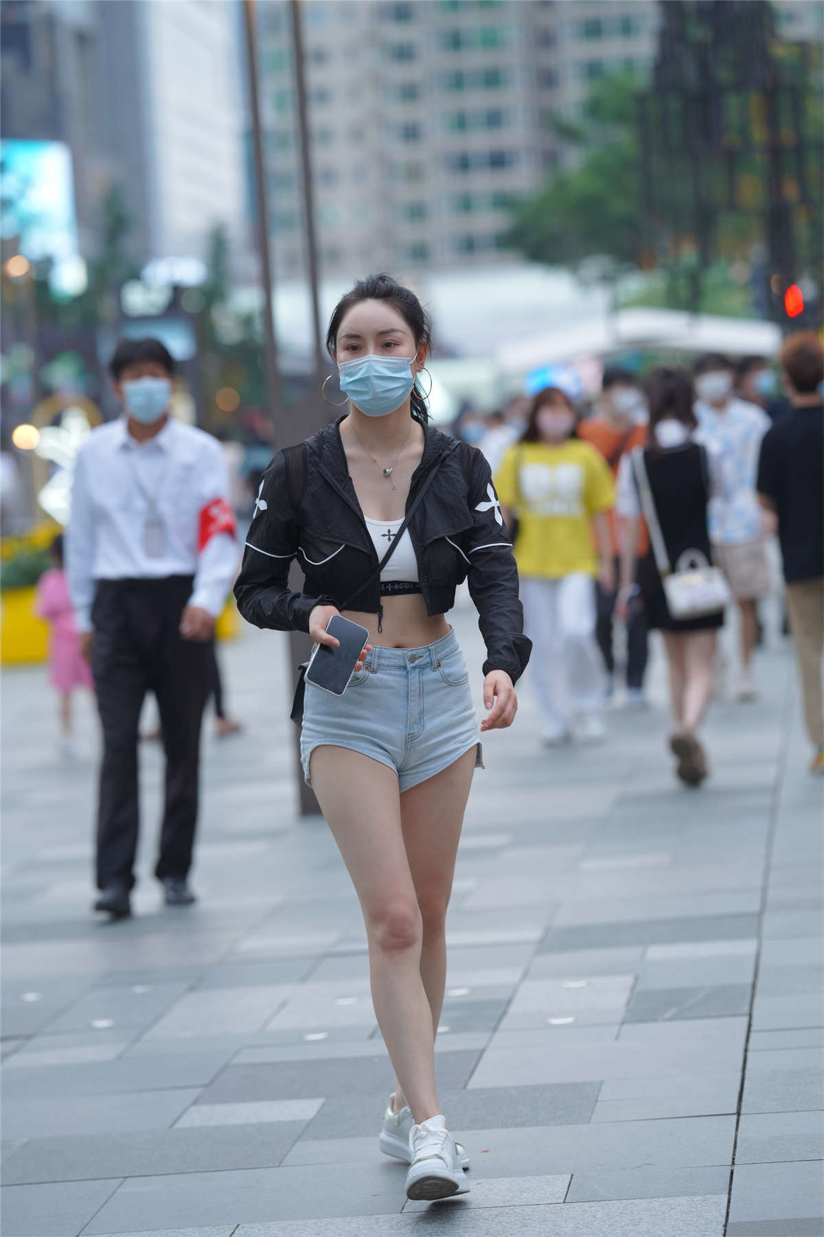 图片[2]-爱了,这牛仔短裤-日更街拍