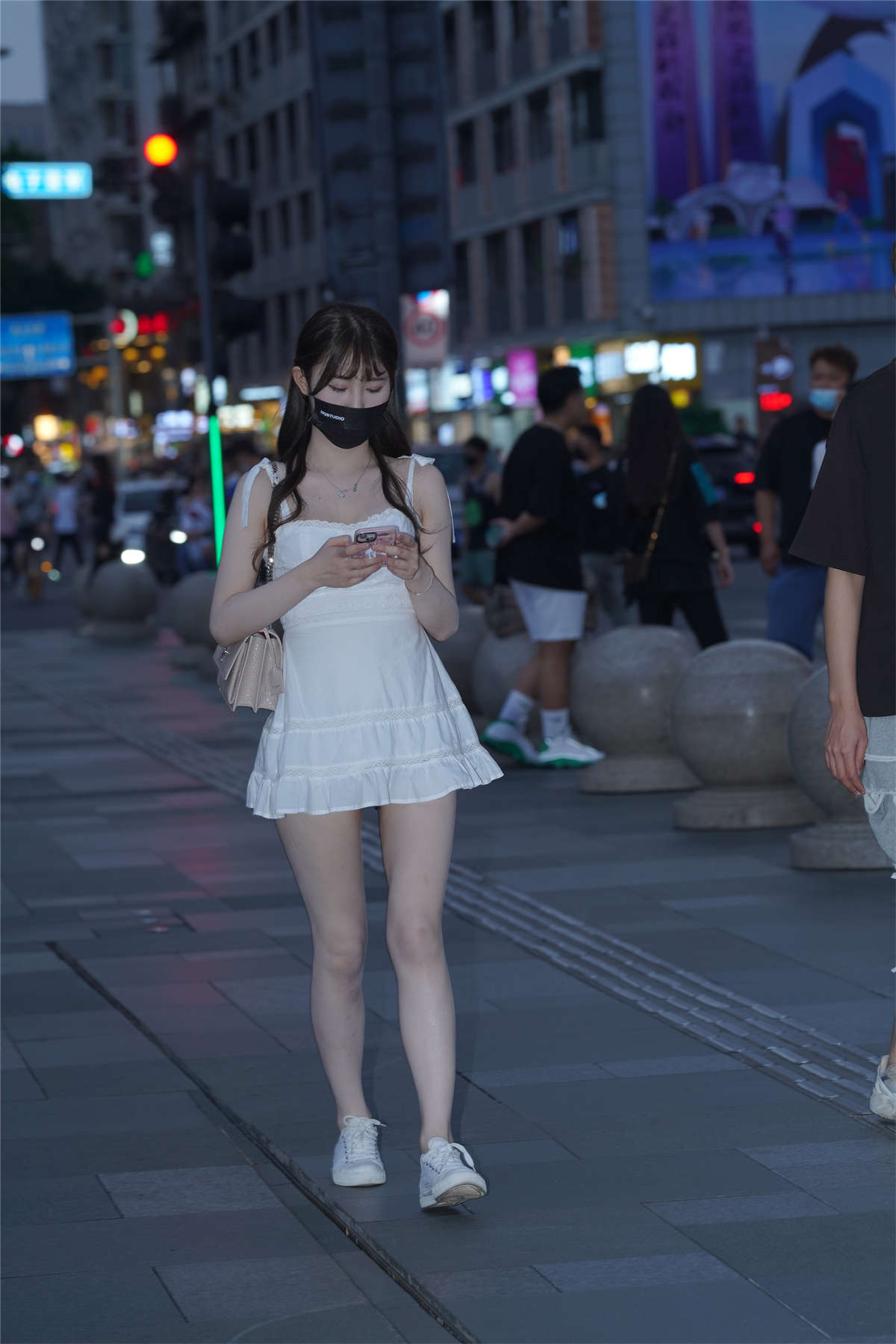 图片[2]-白裙运动风-日更街拍