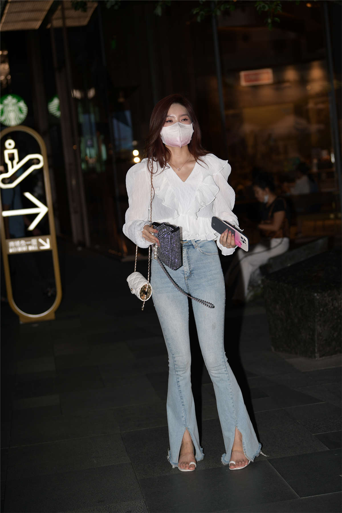 图片[2]-黑夜里的光-日更街拍