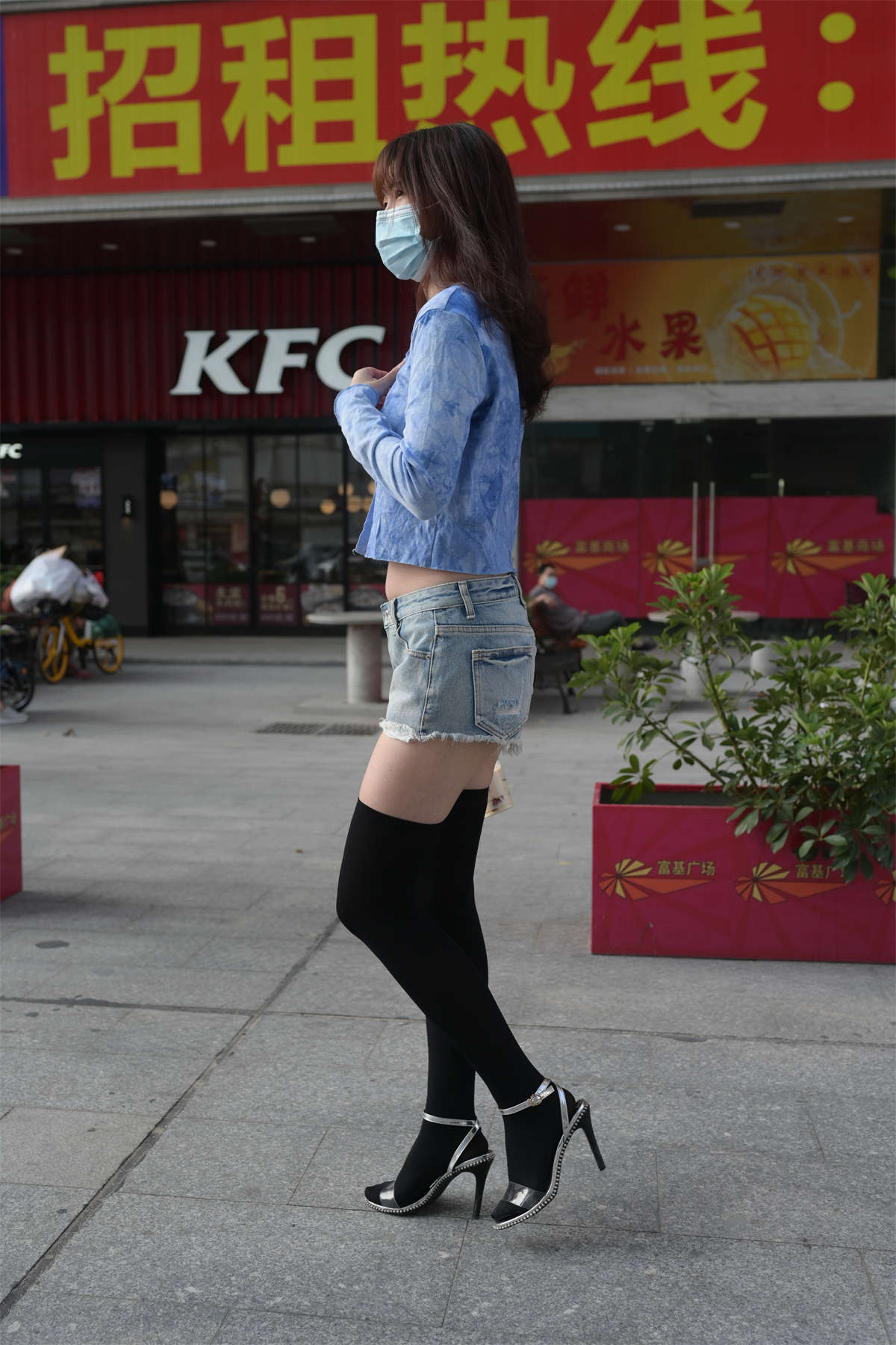 图片[2]-[魔镜原创摄影]程生街拍作品 去超市买东西-日更街拍