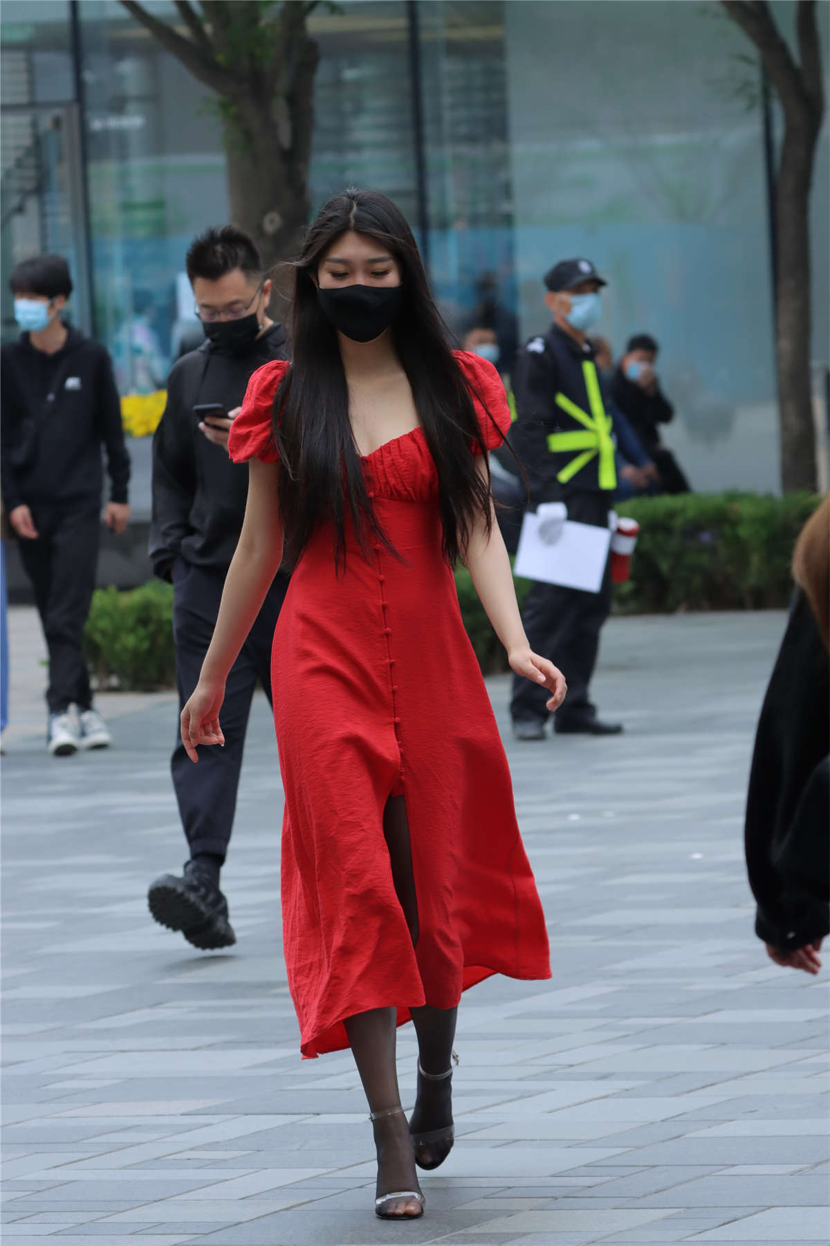 图片[2]-黑丝红长裙-日更街拍
