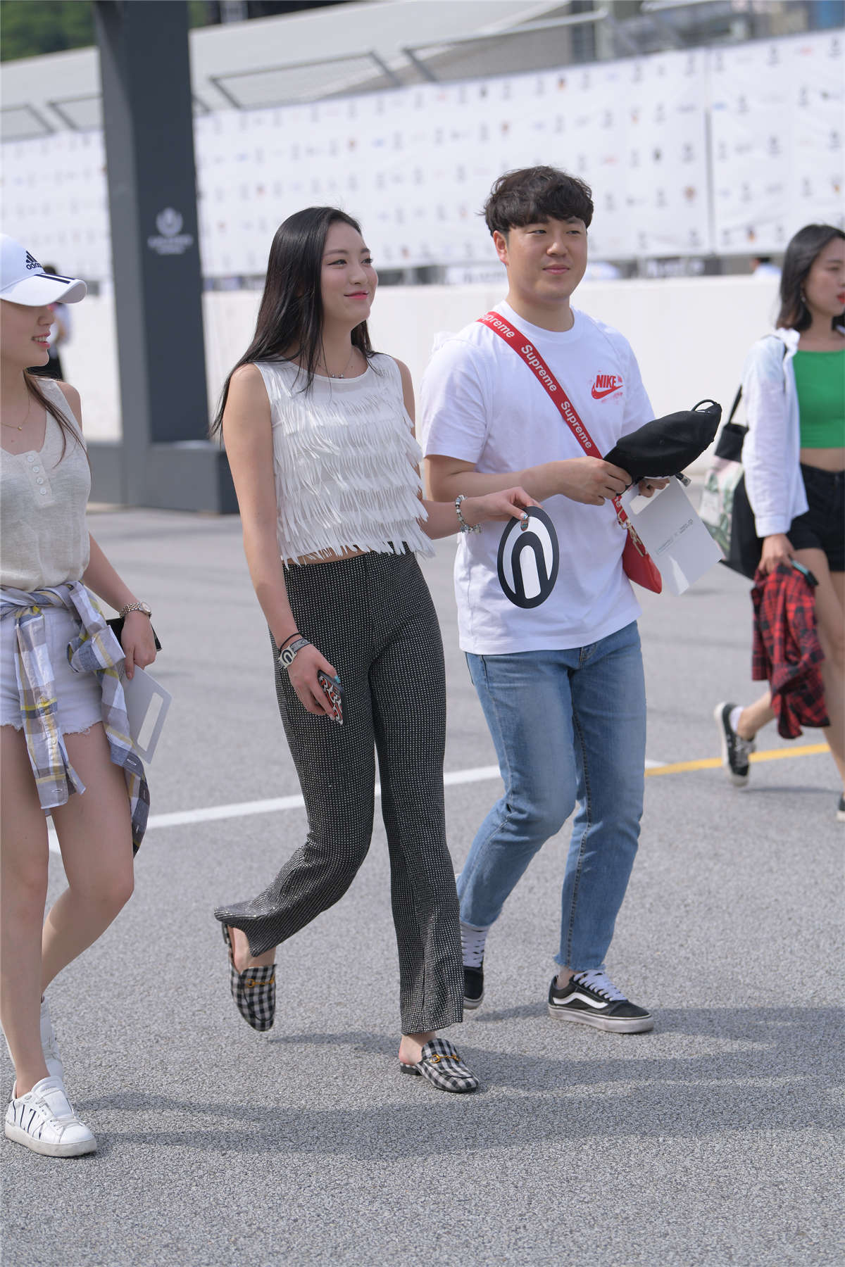 图片[2]-黑白格喇叭裤-日更街拍