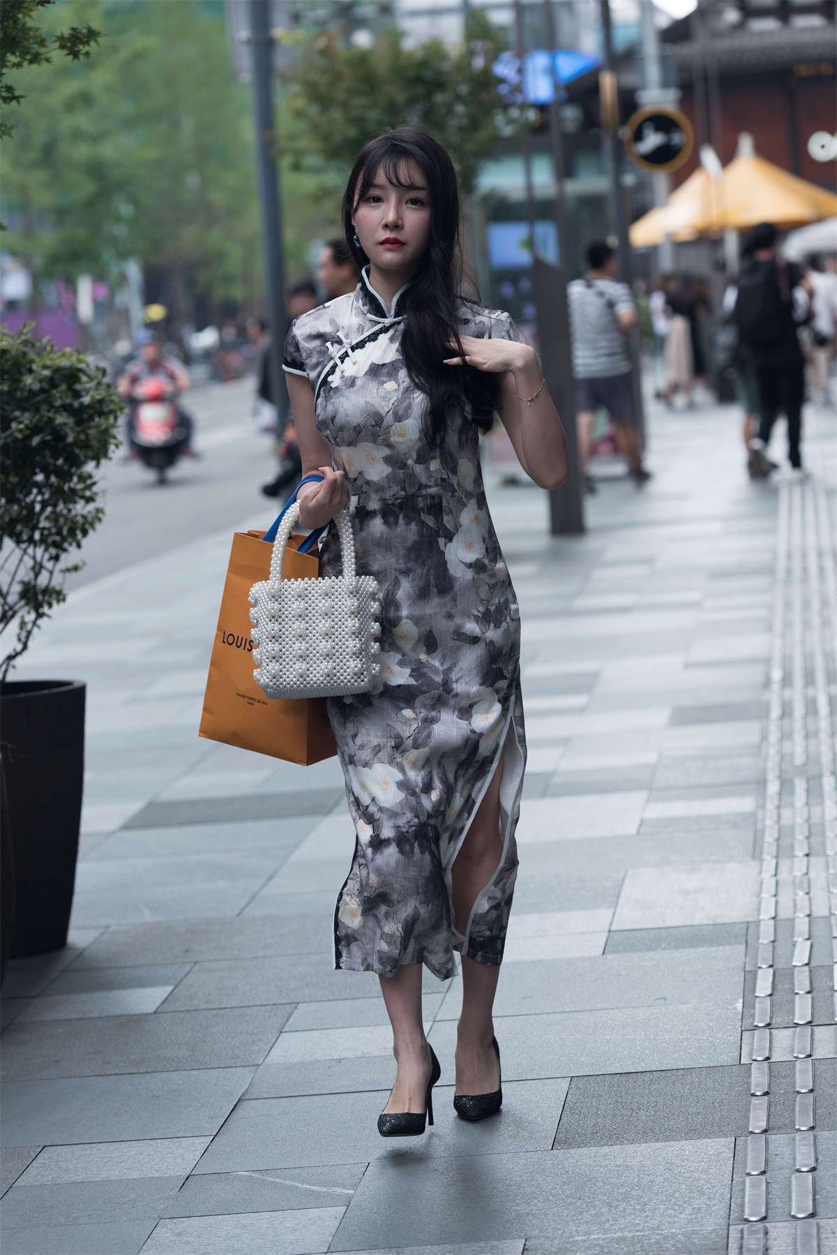 图片[2]-复古韵味气质长裙-日更街拍