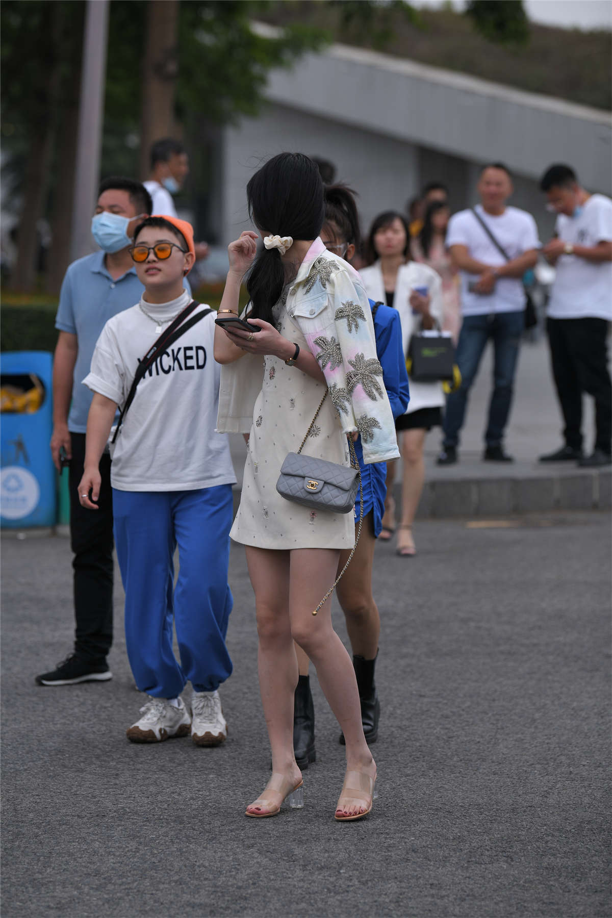 炫彩牛仔外套-日更街拍