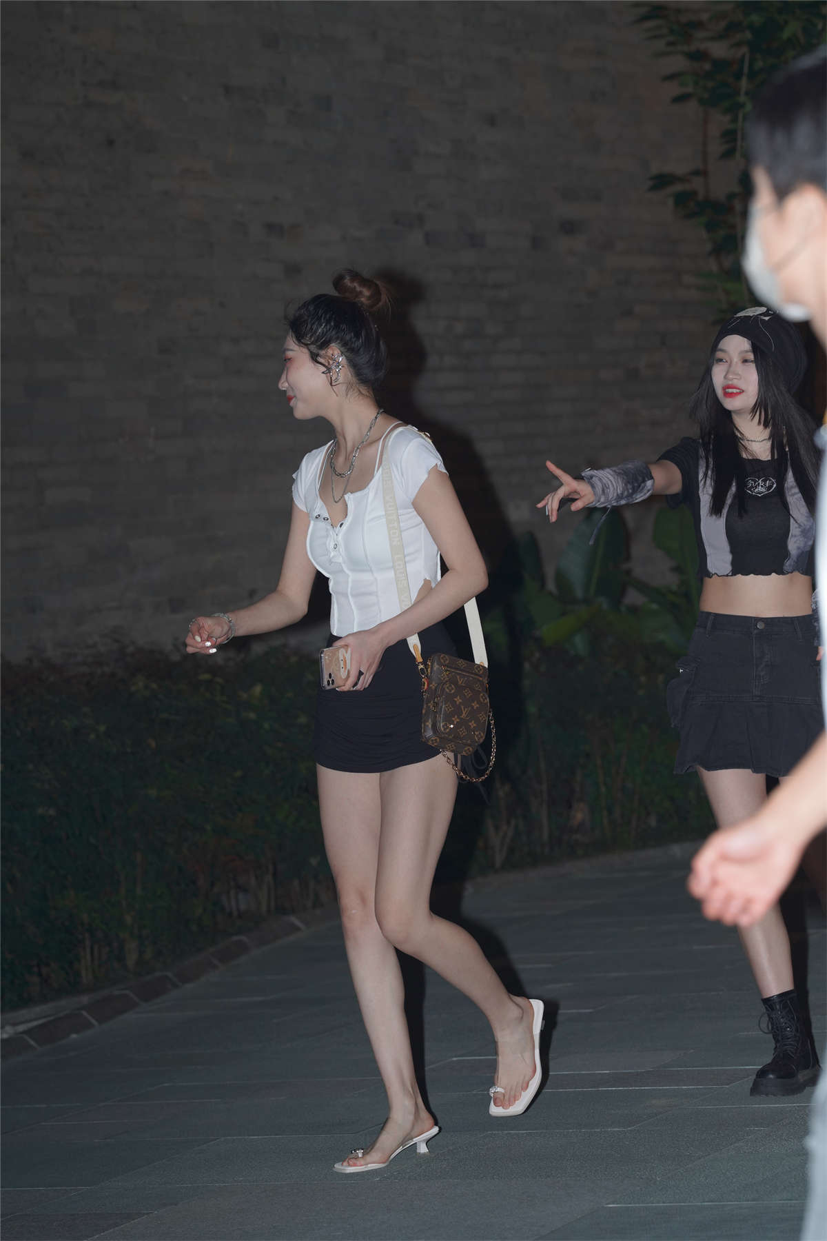 图片[2]-青春靓丽姐妹-日更街拍
