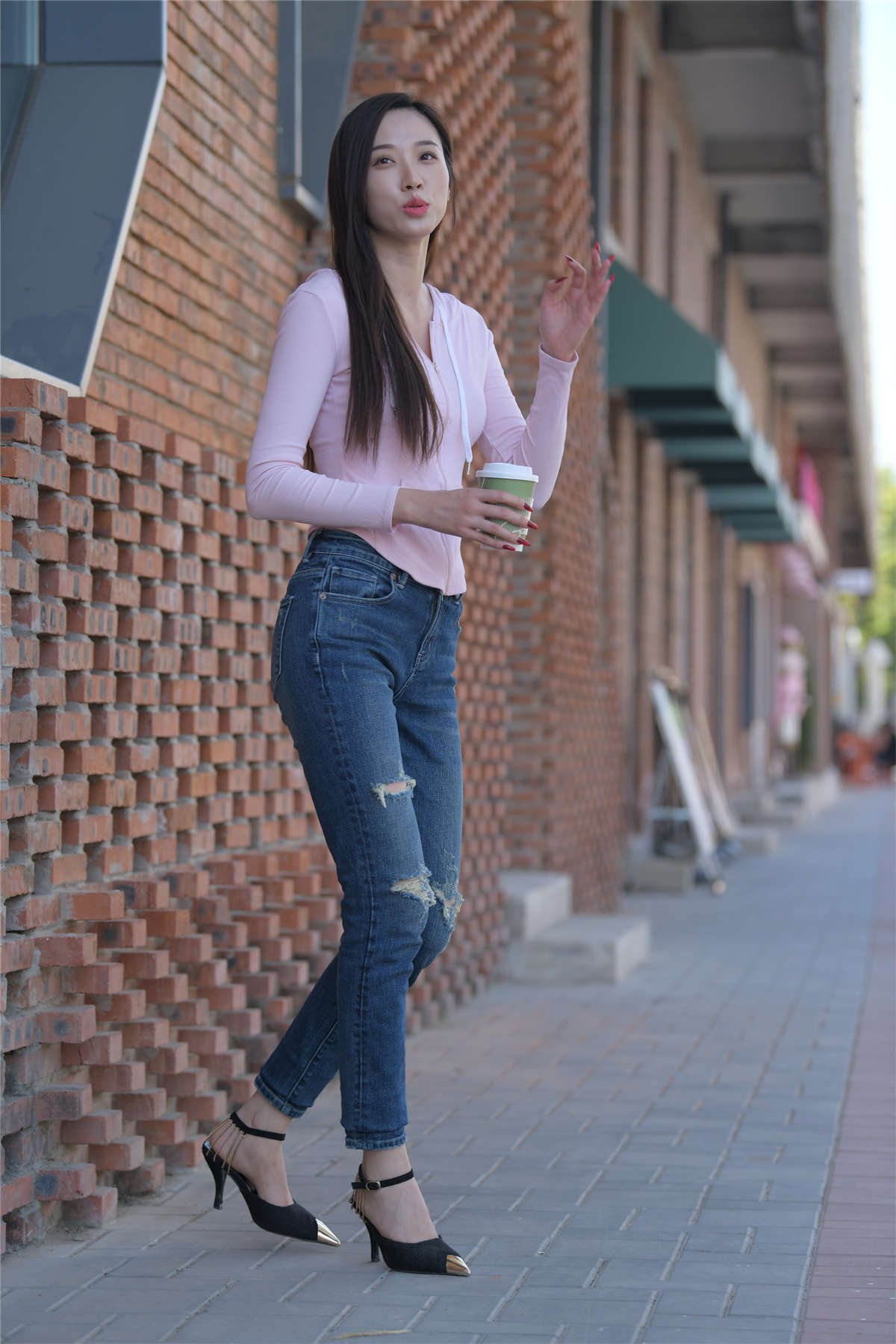 [魔镜原创摄影] 一始街拍作品 牛仔裤美女-日更街拍