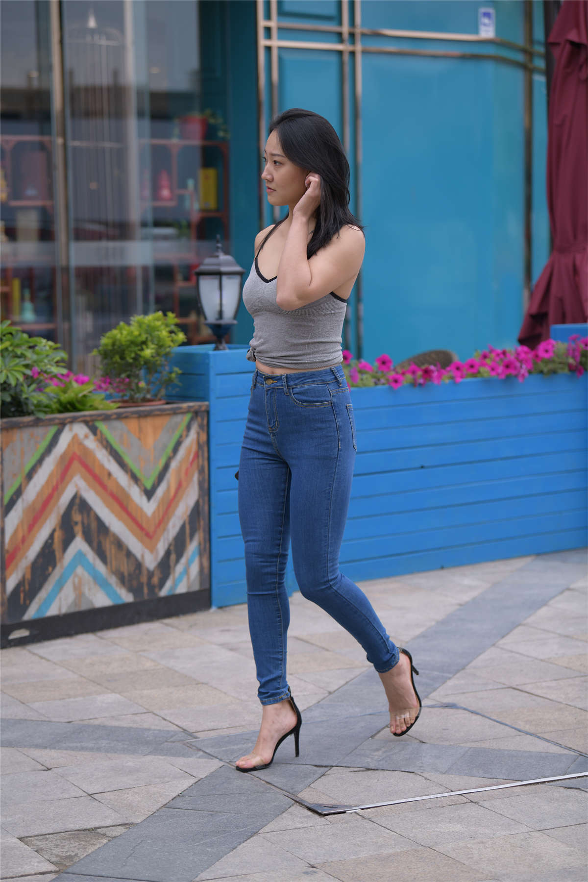 图片[2]-[魔镜原创摄影] 飒爽牛仔裤-日更街拍