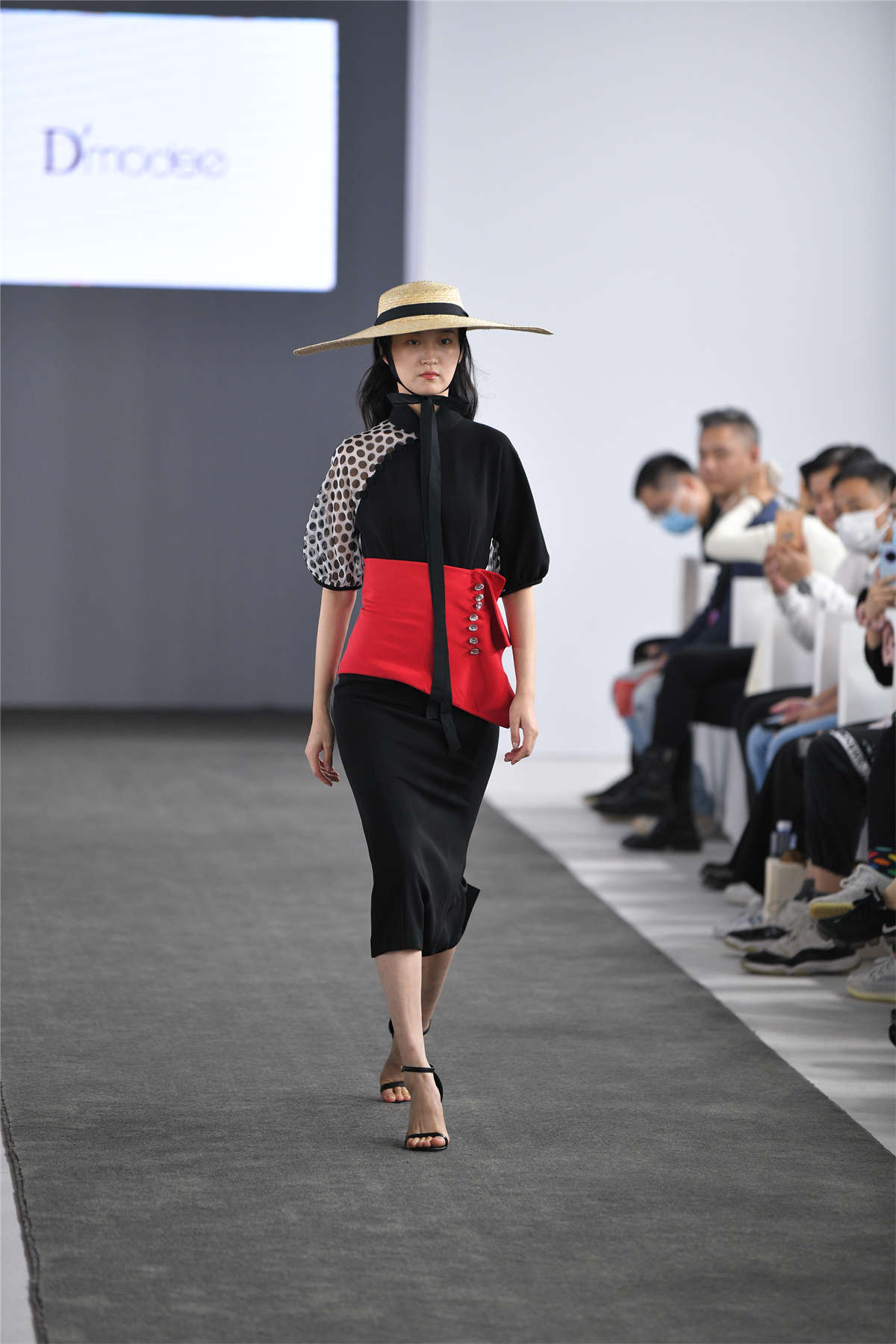 图片[2]-时装发布会-日更街拍