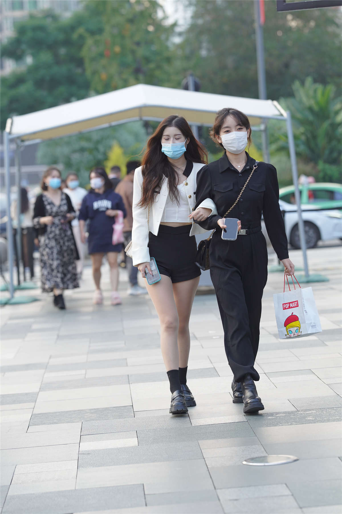 图片[2]-黑色热裤肉丝-日更街拍