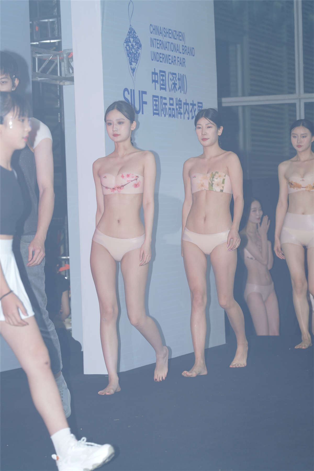 图片[2]-内衣展02-日更街拍