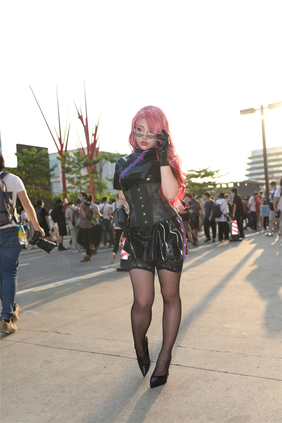 图片[2]-黑胶cos美女-日更街拍