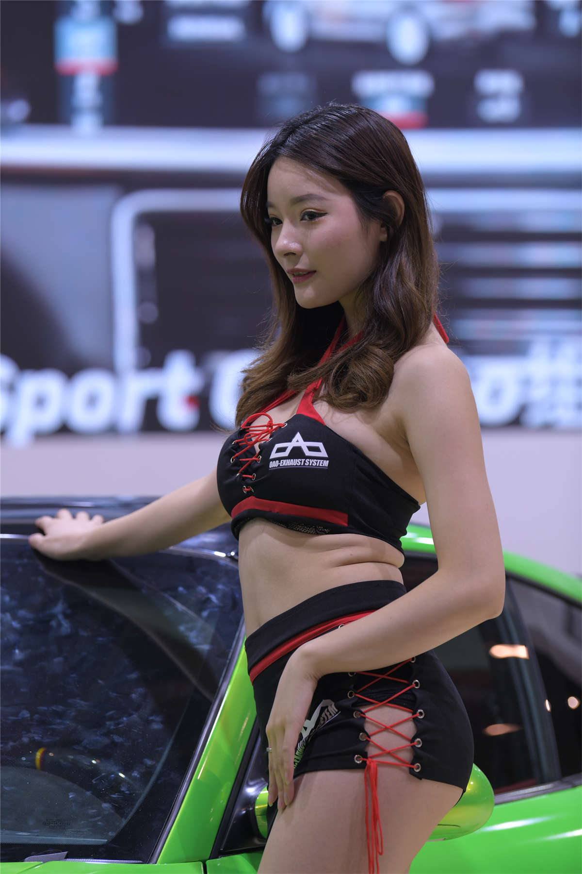 图片[2]-高挑靓丽车模-日更街拍