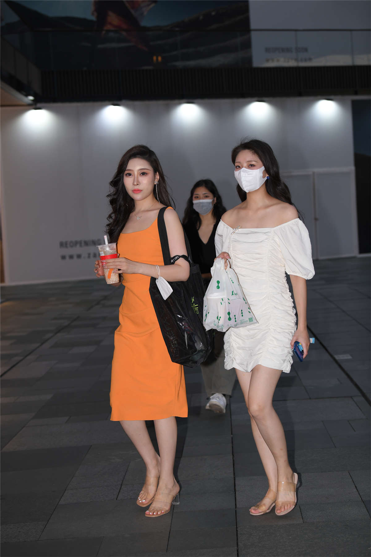 图片[2]-晚间闺蜜-日更街拍