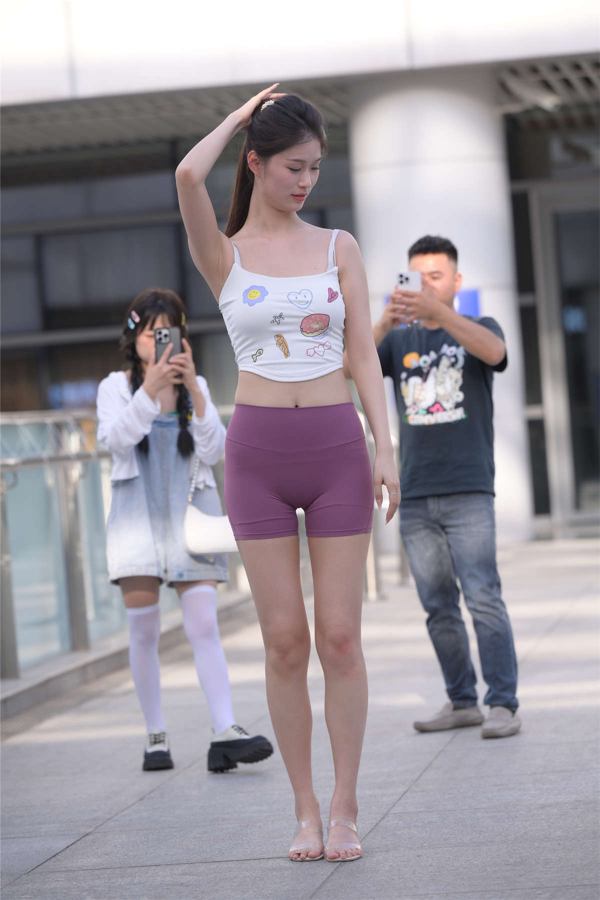 温婉高挑短裤-日更街拍