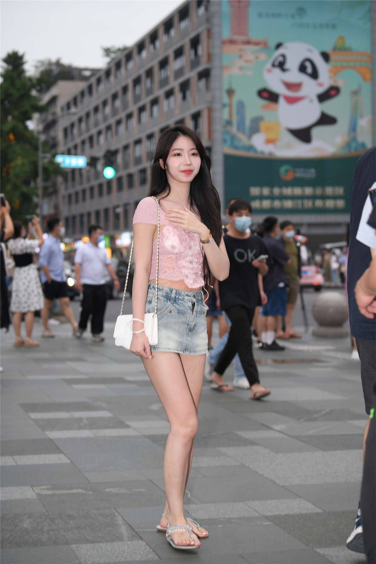 图片[2]-牛仔短裤粉色系-日更街拍