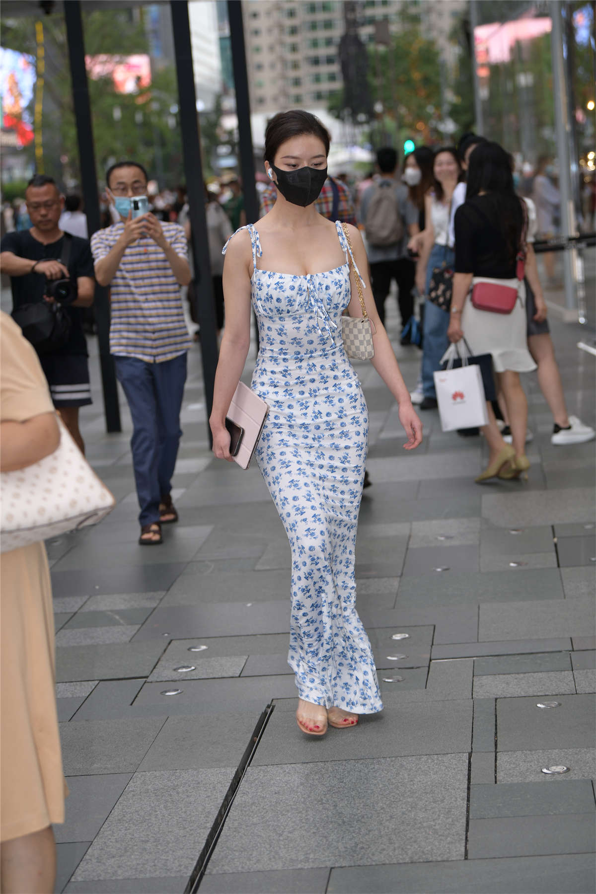 图片[2]-碎花修身长裙-日更街拍