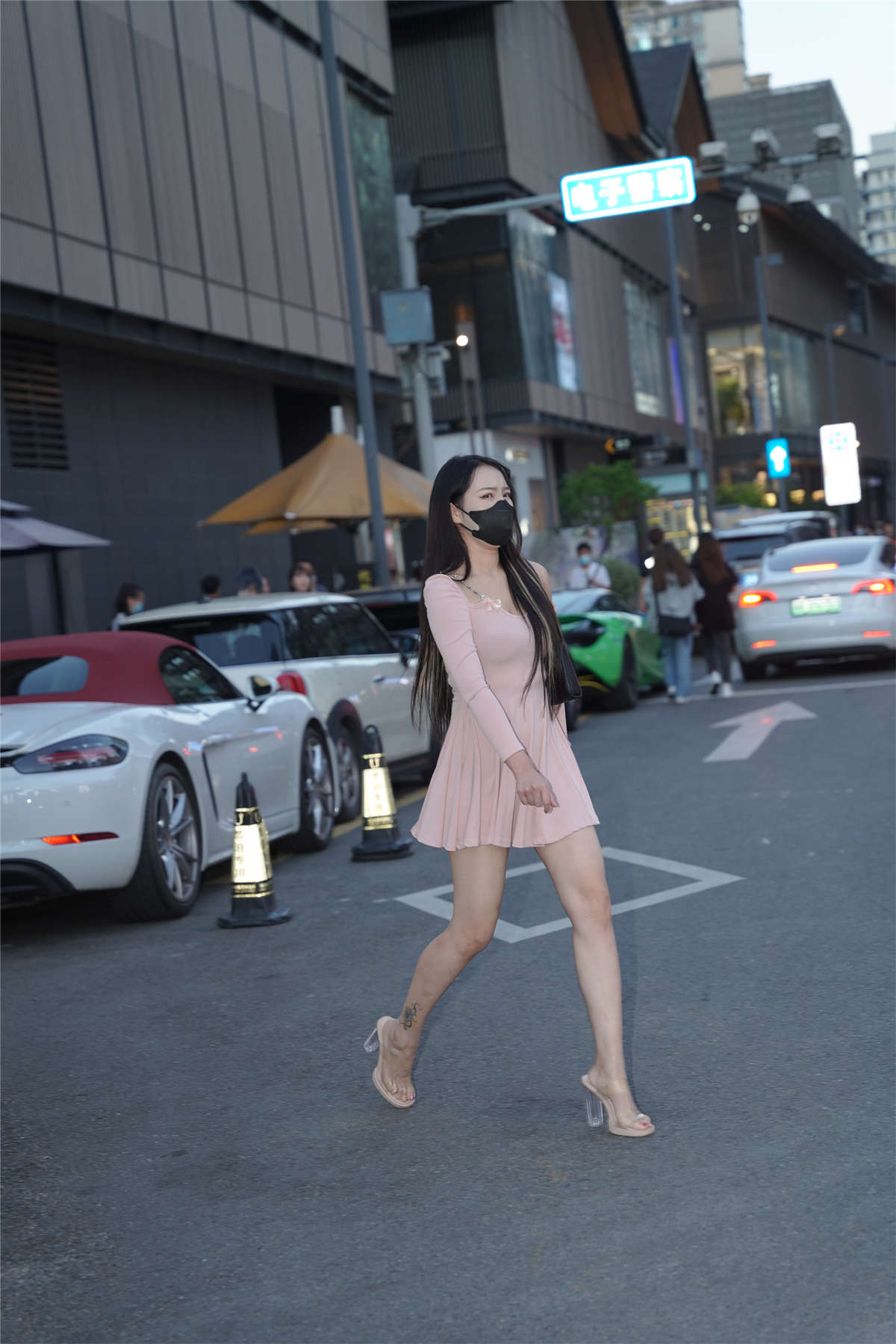 图片[2]-粉裙女神-日更街拍