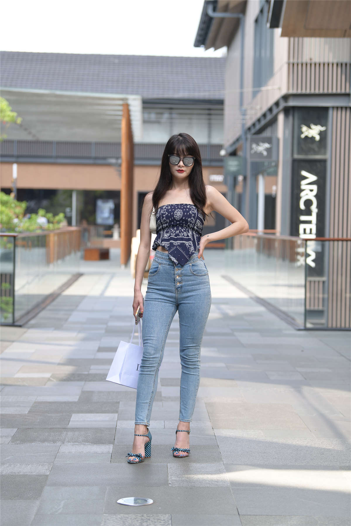 图片[2]-帅气飒爽牛仔女郎-日更街拍