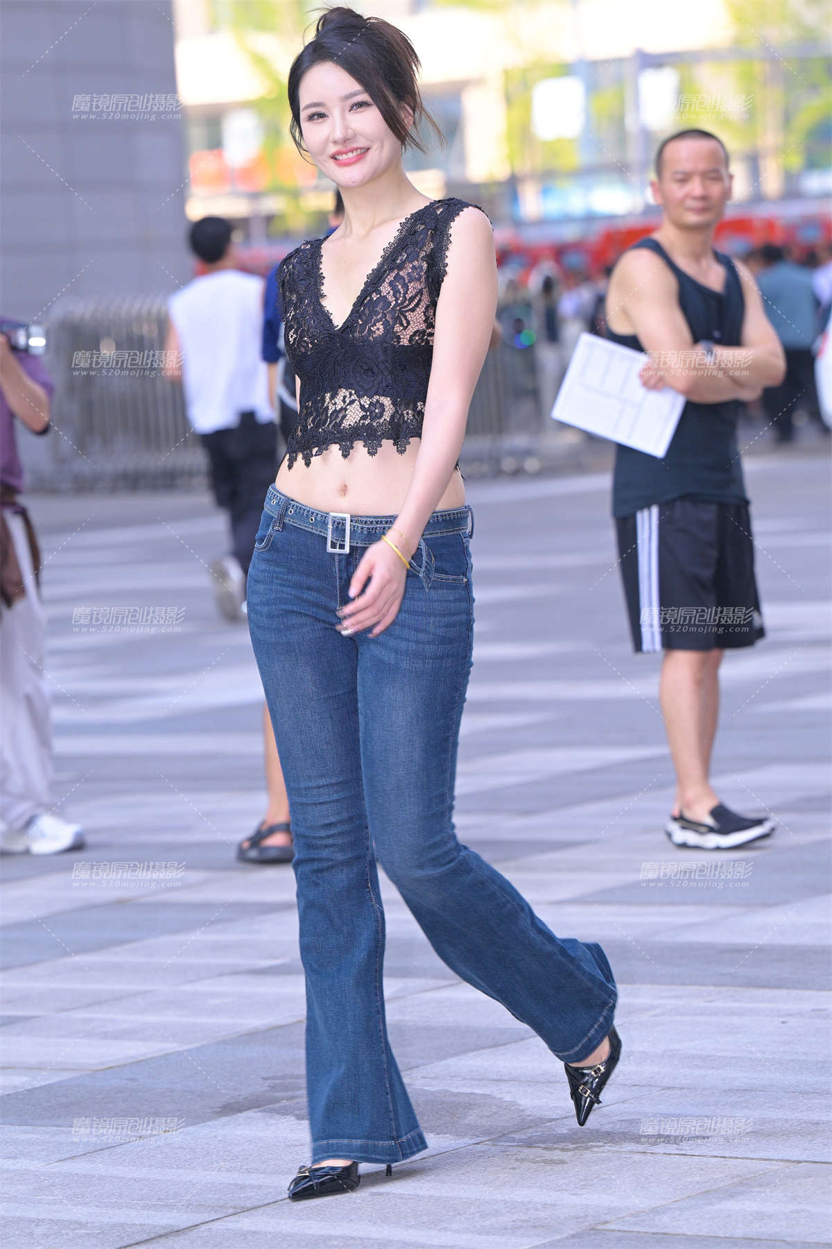 搭讪牛仔裤美女插图1