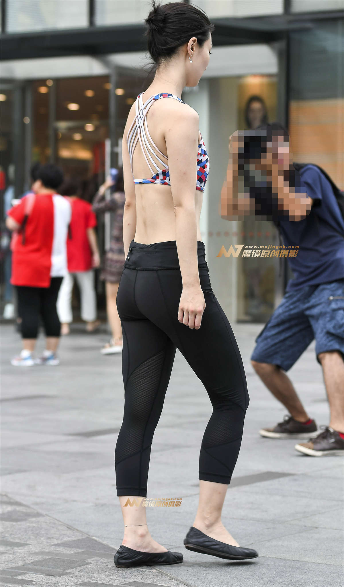 图片[2]-吊带美胸美背健美裤性感-日更街拍