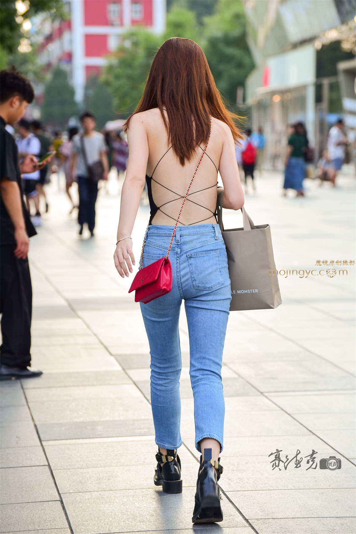 图片[2]-7.26 香肩玉背-日更街拍