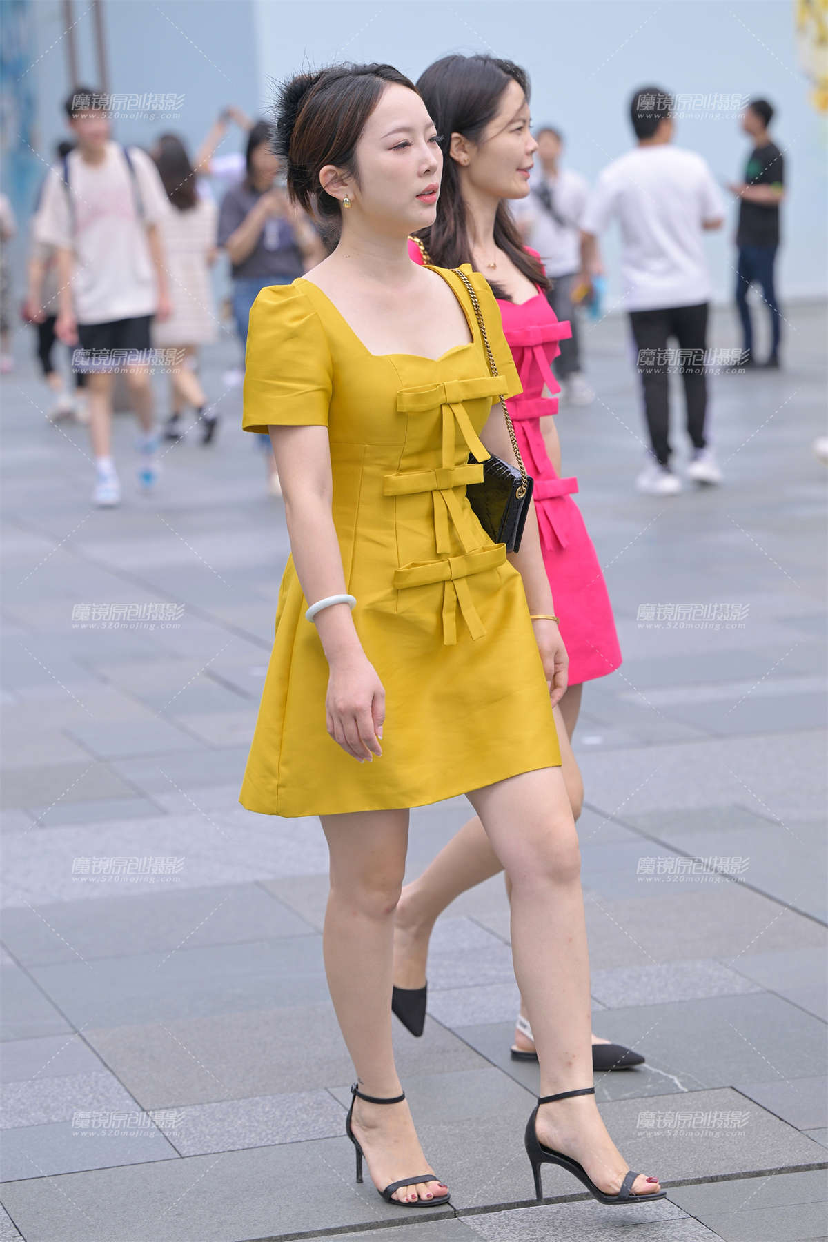 黄裙美腿高跟-日更街拍